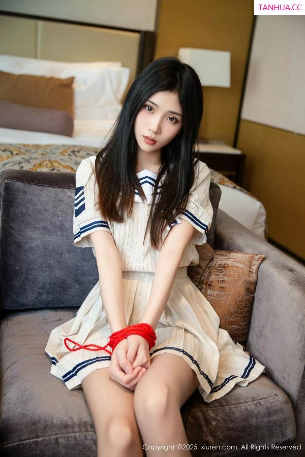   [XiuRen]高清写真图 2025.02.27 No.9942 刘婷婷 丝袜美腿第20张图片